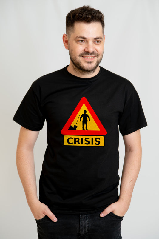 Tricou Personalizat DTF Negru – Design „Crisis” cu Grafic Amuzant